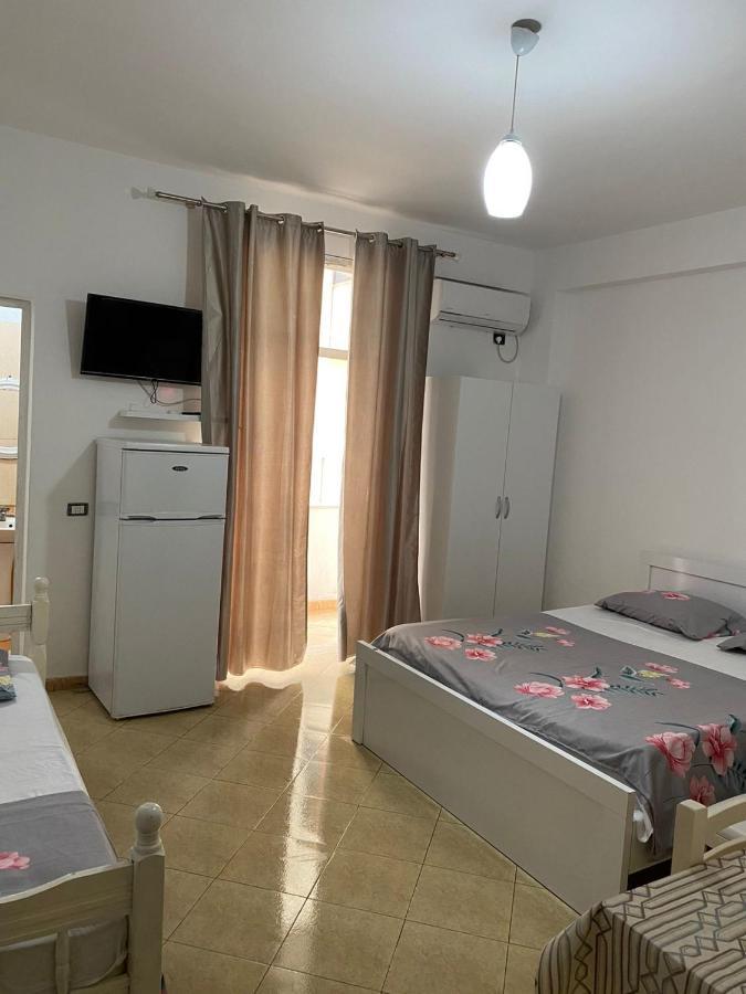 Elio'S Room Durrës Esterno foto