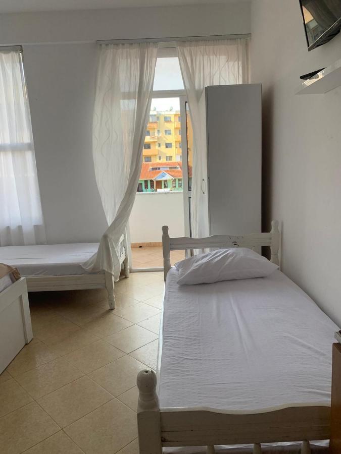 Elio'S Room Durrës Esterno foto