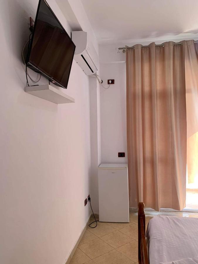 Elio'S Room Durrës Esterno foto