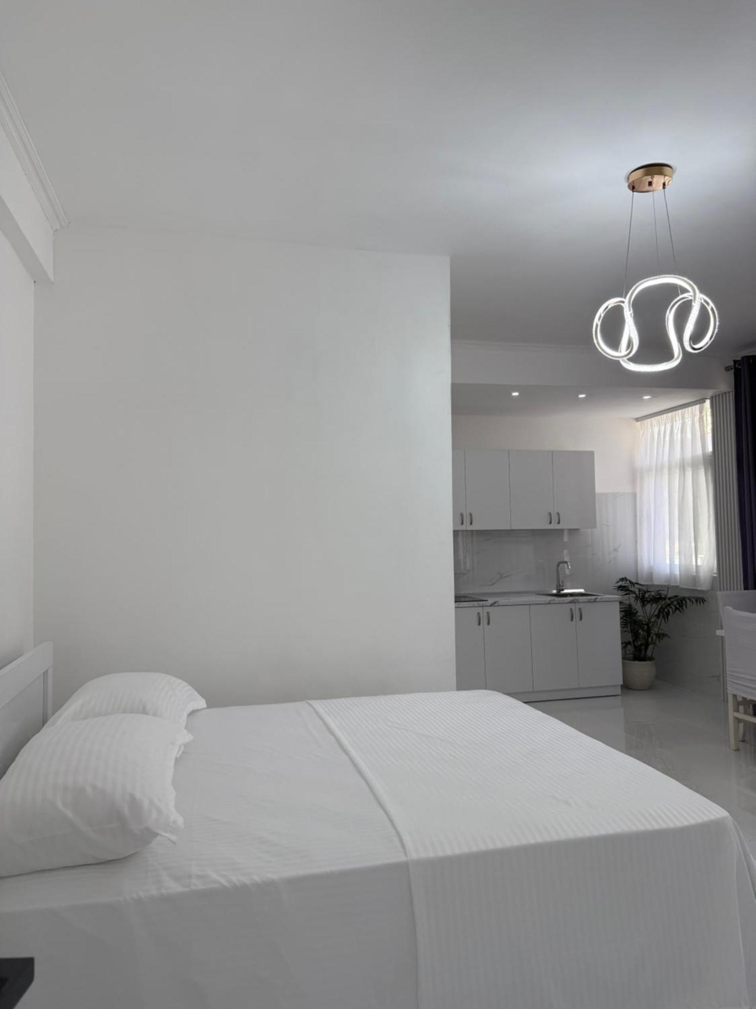 Elio'S Room Durrës Esterno foto