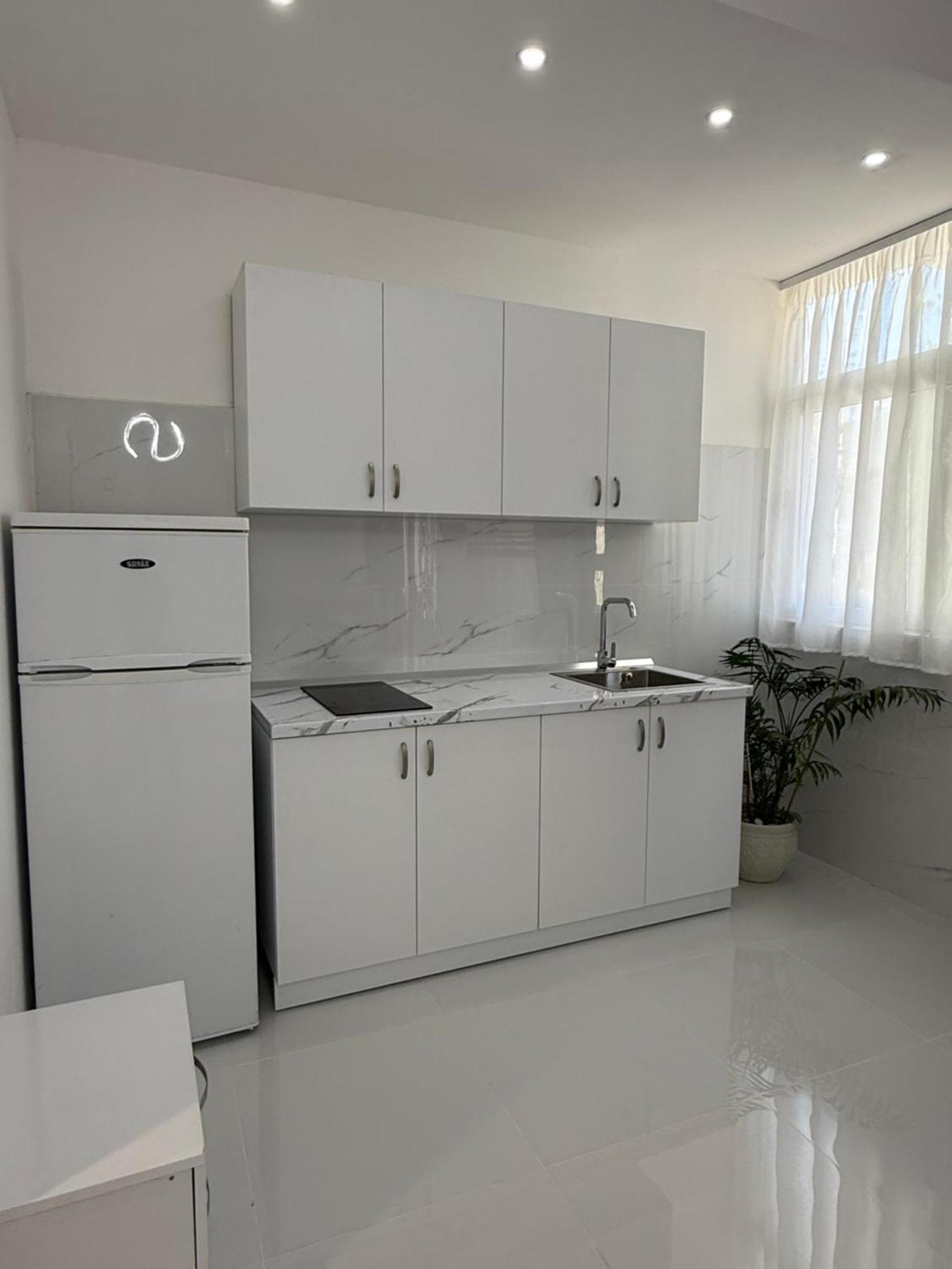 Elio'S Room Durrës Esterno foto
